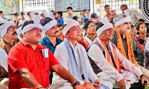 अब धमाकों की नहीं, रेडियो की गूंज, दूरस्थ वनांचल छिंदनार के लोगों ने सुनी प्रधानमंत्री के ‘मन की बात’…